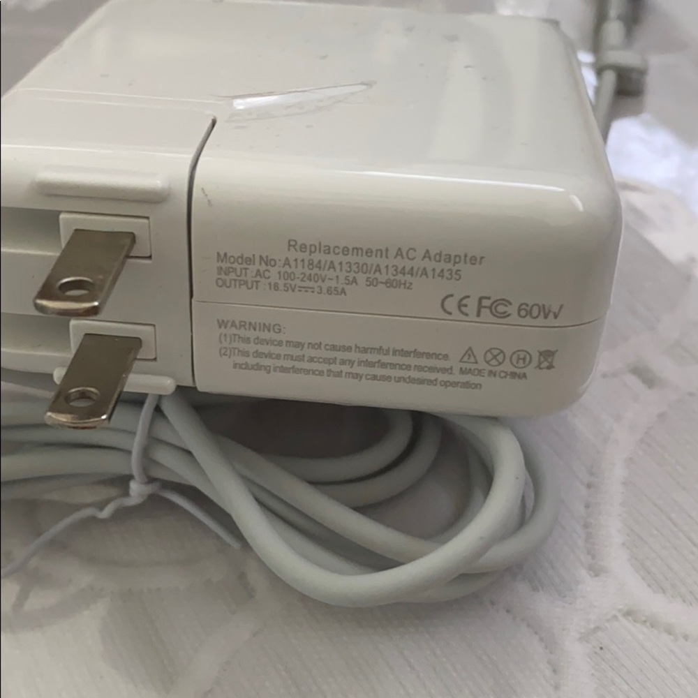 MacBook Pro replacement AC Adapter 60 W - Picture 3 of 3